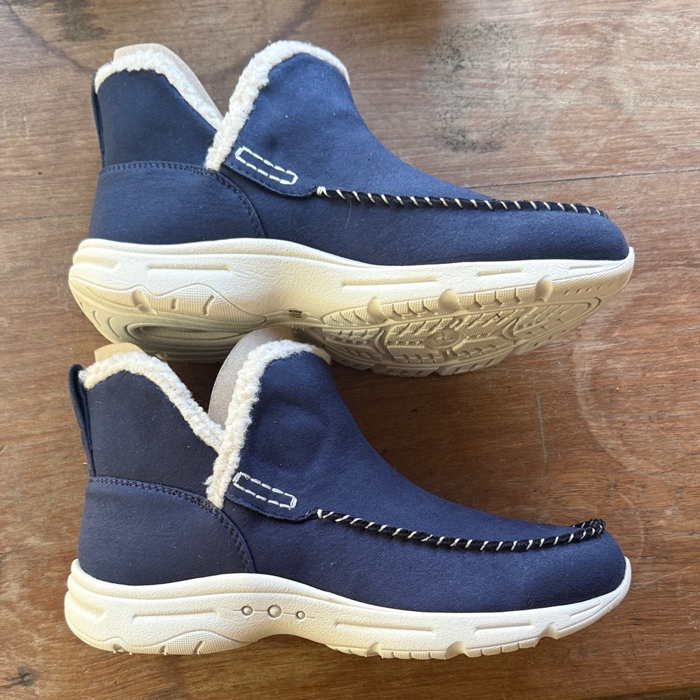 Easy Spirit Navy Ankle Boots with Cream Trim